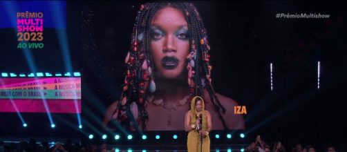 Iza levou trof&eacute;us para casa (Reprodu&ccedil;&atilde;o/Multishow)