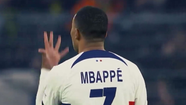 Kylian Mbapp&eacute; agac&eacute; par le comportement de ses co&eacute;quipiers &agrave; Dortmund. (sceenshot Twitter - @dnctway)