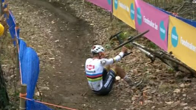 Ciclocross: assolo di Mathieu Van der Poel ad Herentals nonostante una caduta