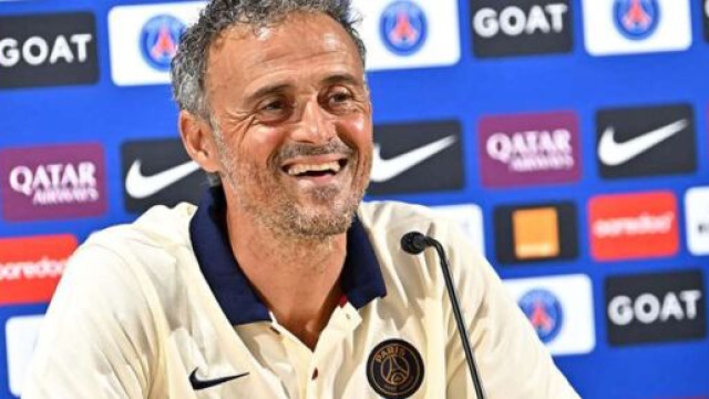 Luis Enrique veut du renfort cet hiver lors du mercato. (screenshot Twitter - psginfos)