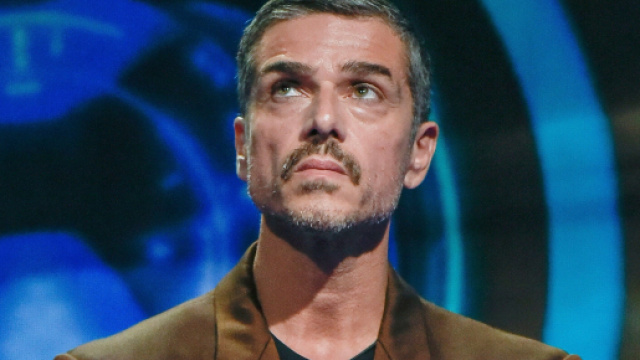 GF, Varrese giustifica i modi bruschi verso Beatrice: '&Egrave; una recita'.