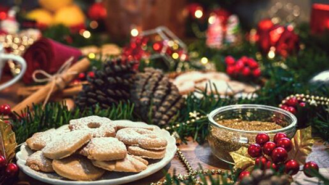 7 idee di dolci per Natale: dal panettone classico rivisitato al budino al caramello.