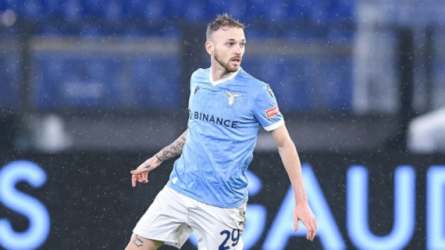 In foto Lazzari, terzino della Lazio.