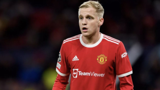 In foto Donny Van de Beek, centrocampista del Manchester United.