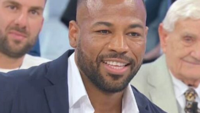 Uomini e donne, chi &egrave; il corteggiatore David Mesa: 36 anni, di origini cubane ama il ballo.