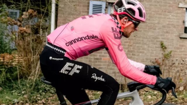 Ciclismo, James Shaw: 'Alla EF per costruire le basi facciamo lunghe pedalate in Zona 2'