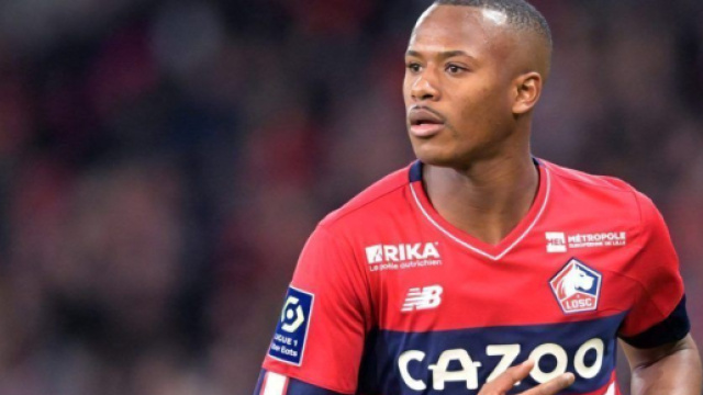 Tiago Djal&ograve;, centrale difensivo.