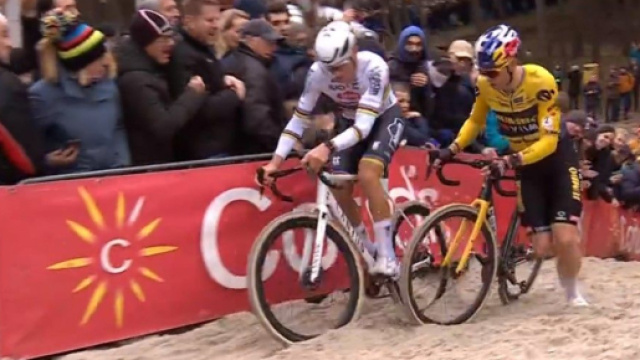 Ciclismo, Van der Poel domina a Mol: 'Ho corso in maniera impeccabile sulla sabbia'.