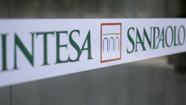 Intesa Sanpaolo cerca giovani dipendenti.