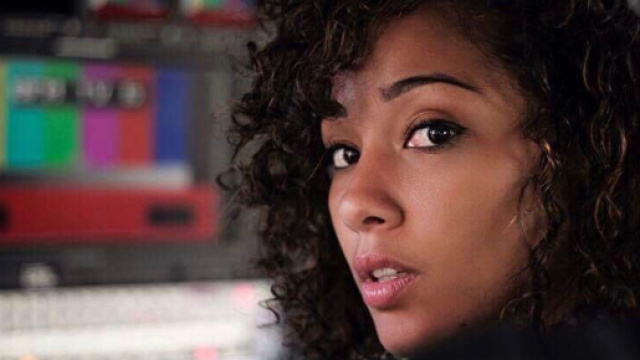 Virginie Sainsily en r&eacute;gie (capture Twitter L'Equipe du soir)