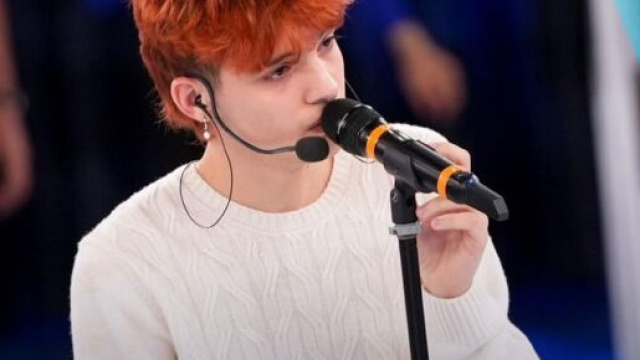 Amici 23, Holy Francisco eliminato dalla scuola, i fan: 'Giusto cos&igrave;, &egrave; stato un signore'.