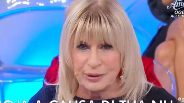 Uomini e donne, anticipazioni: Gemma messa in disparte, Roberta chiude con Alessandro.