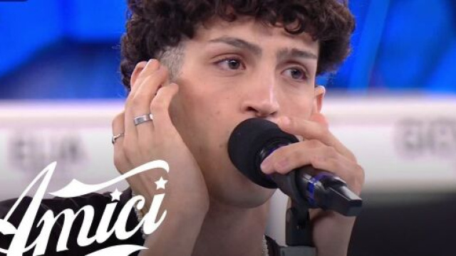 Amici 23, Mida conquista il disco d'oro con Rossofuoco.