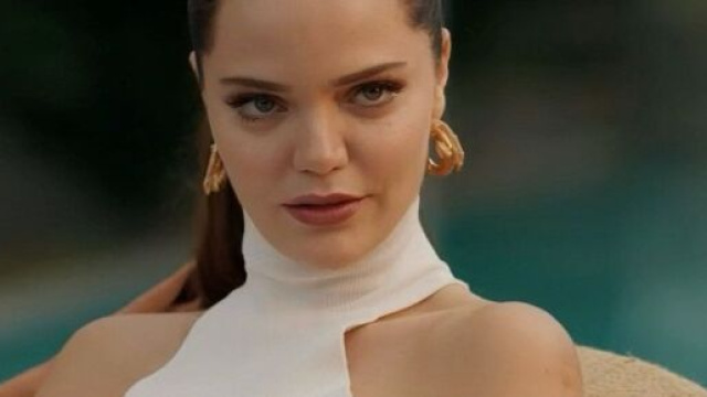 In foto Zuleyha della soap Terra amara.