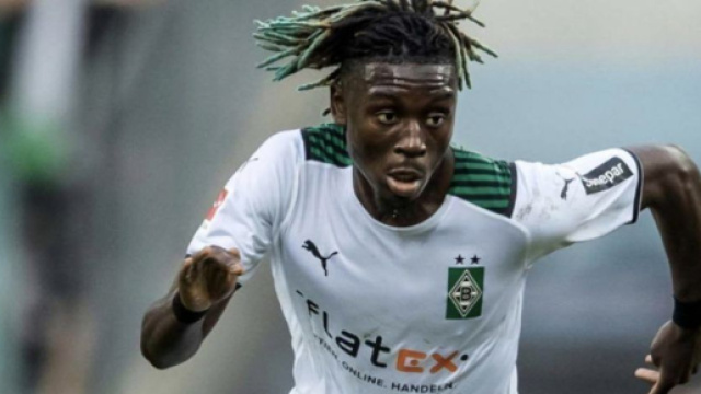 Koaudio Kon&eacute;, centrocampista francese.