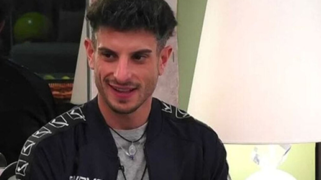 GF, Garibaldi insulta Beatrice Luzzi in un fuori onda (Clip).
