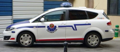 Los agentes de la Ertzaintza acordonaron la zona hasta el levantamiento del cad&aacute;ver (Joxemai/Wikimedia Commons)