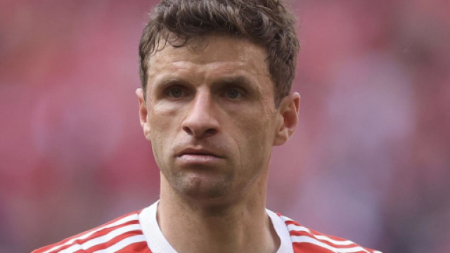 Juventus, possibile sfida di mercato con Inter e Milan per Muller: &egrave; in scadenza a giugno.