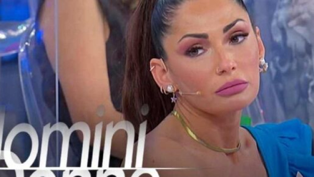 Uomini e donne, prossime puntate: Ida rischia di ritrovarsi l'ex Riccardo in studio