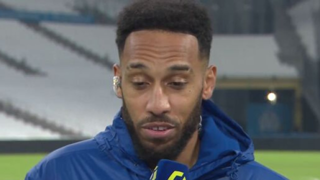 Aubameyang n'oublie pas son ami Lacazette. (screenshot Twitter - @primevideo)