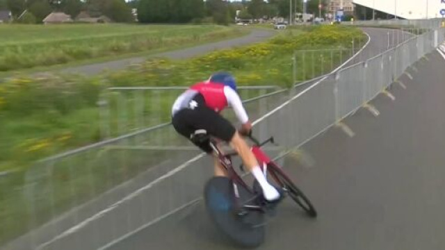 Ciclismo, Adam Hansen sul caso Kung: 'E' stata colpa sua, &egrave; risalito subito in bici'