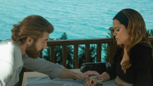 Terra amara, Zuleyha e Fikret.