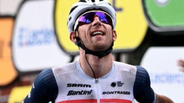 Ciclismo, Bauke Mollema: 'Le moto falsano le corse'