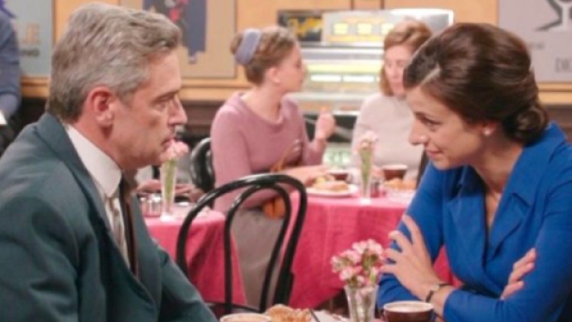 Il Paradiso delle Signore 7, Ezio potrebbe partire per due settimane con Gloria senza avvertire Veronica.