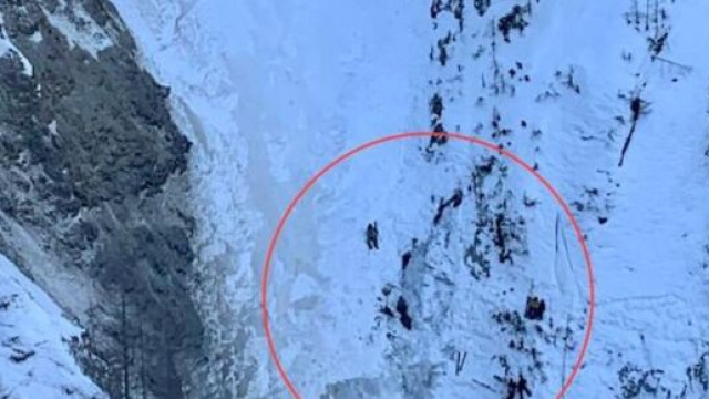 Val Veny, cinque freeriders sono stati soccorsi dall'elicottero al limite di balze rocciose.