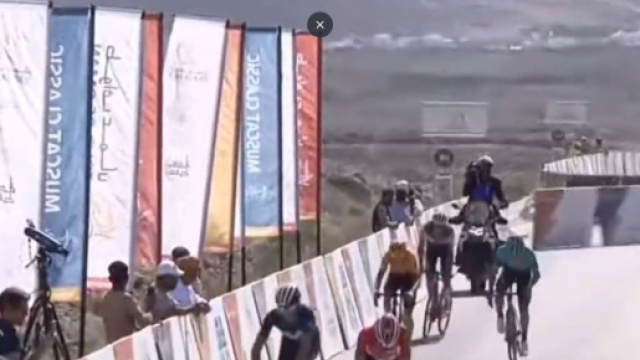 Ciclismo, l'incidente provocato dall'elicottero al Tour of Oman