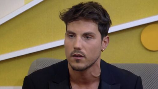 GFVip7, Daniele urla in confessionale: 'Qua le persone sincere e pulite muoiono' (Video).