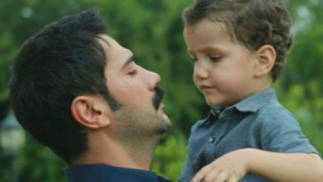 Terra Amara stagione 2 anticipazioni: Adnan cerca Yilmaz, M&uuml;jgan &egrave; infastidita.