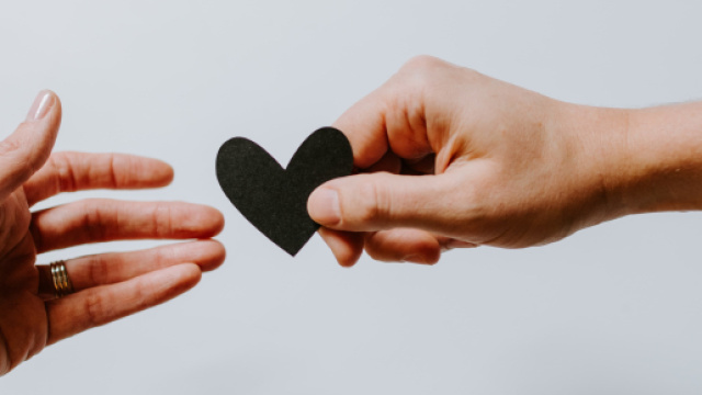 L'oroscopo del giorno 24 febbraio: Sagittario e Capricorno volano, Bilancia gi&ugrave; (2&ordf; met&agrave;).