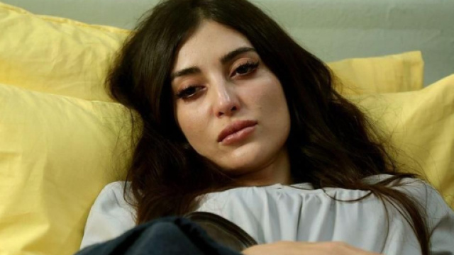 Terra amara, Mujgan scopre che Adnan &egrave; figlio di Yilmaz.