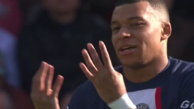 Kylian Mbapp&eacute; peste contre ses partenaires (capture Prime Video)