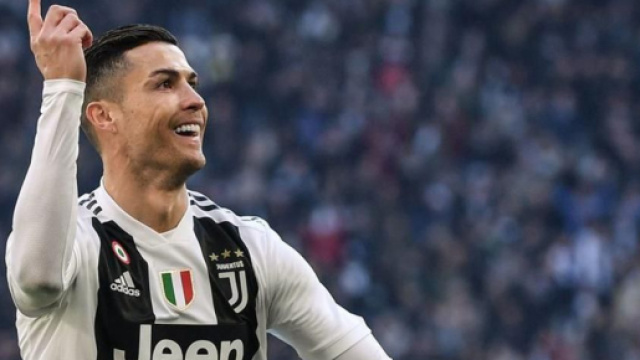 Cristiano Ronaldo, giocatore portoghese.
