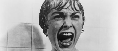 Cena de "Psicose" (Reprodu&ccedil;&atilde;o/Universal Pictures)