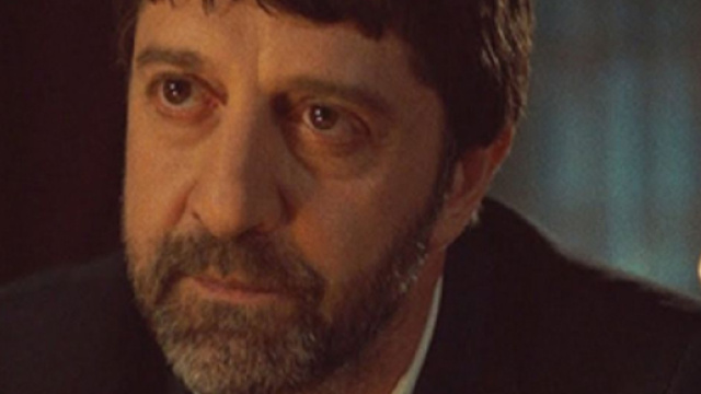 Terra amara,spoiler turchi: Sabahattin chiede la mano di J&uuml;lide.