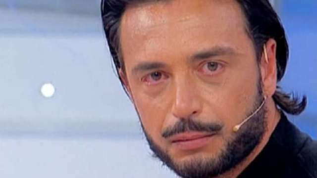 Uomini e Donne: Armando emoziona le dame con un discorso struggente.