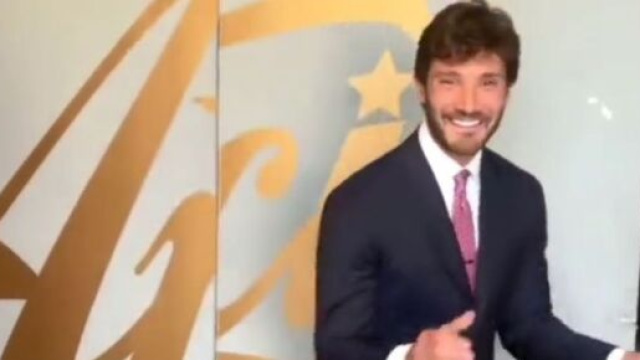 Amici 2023, anticipazioni serale: Stefano De Martino non confermato, Cuccarini in crisi.