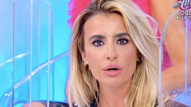 Uomini e donne, chi &egrave; Cristina Tenuta: 42 anni, ha rifilato un due di picche a Riccardo Guarnieri.