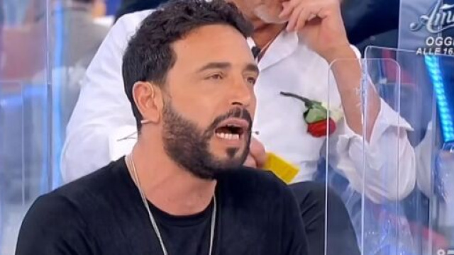 Uomini e donne, Armando rompe il silenzio.