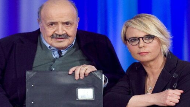 Morte Costanzo, Mediaset cambia programmazione: Maria non va in onda sabato e domenica.