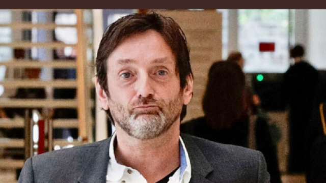 Pierre Palmade encore assign&eacute; &agrave; r&eacute;sidence, sera fix&eacute; sur son sort le lundi 27 f&eacute;vrier - Twitter @julien_hochet