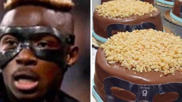 Serie A, Napoli in vetta trascinato da Osimhen: una pasticceria gli dedica una torta.