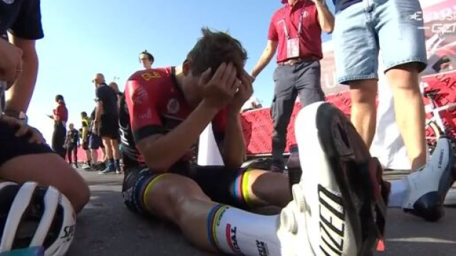 Remco Evenepoel all'arrivo dell'ultima tappa dell'UAE Tour.