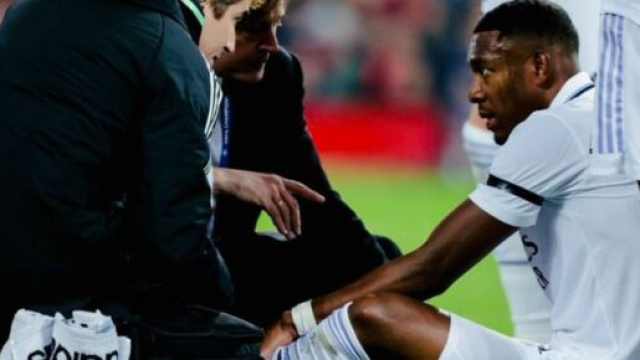 David Alaba avait quitt&eacute; ses supporters bless&eacute; &agrave; Anfield face &agrave; Liverpool. (screenshot twitter @David_Alaba)