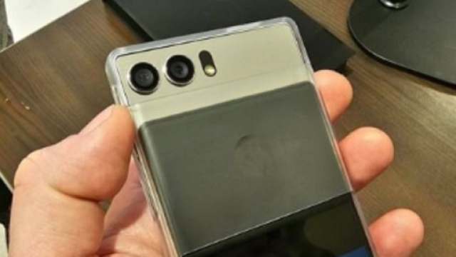 Le Motorola Rizr a fait ses d&eacute;buts au MWC 2023 (Screenshoot Instagram @alitechcompareyt)