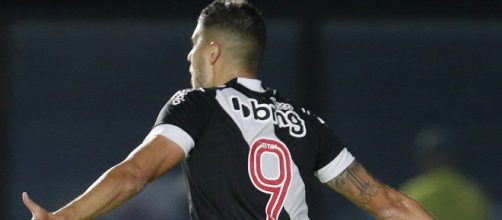 Pedro Raul marcou pela primeira vez com a camisa do Vasco (Reprodu&ccedil;&atilde;o/Twitter/@VascodaGama)