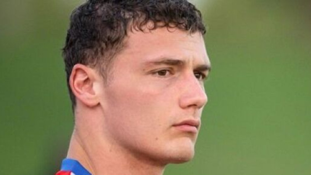 Benjamin Pavard avec le maillot des Bleus (capture Twitter officier Actu Foot)